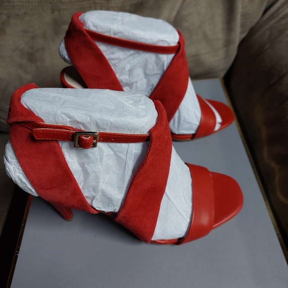 LOUISE et Cie Red Heel Sandals - Picture 3 of 8